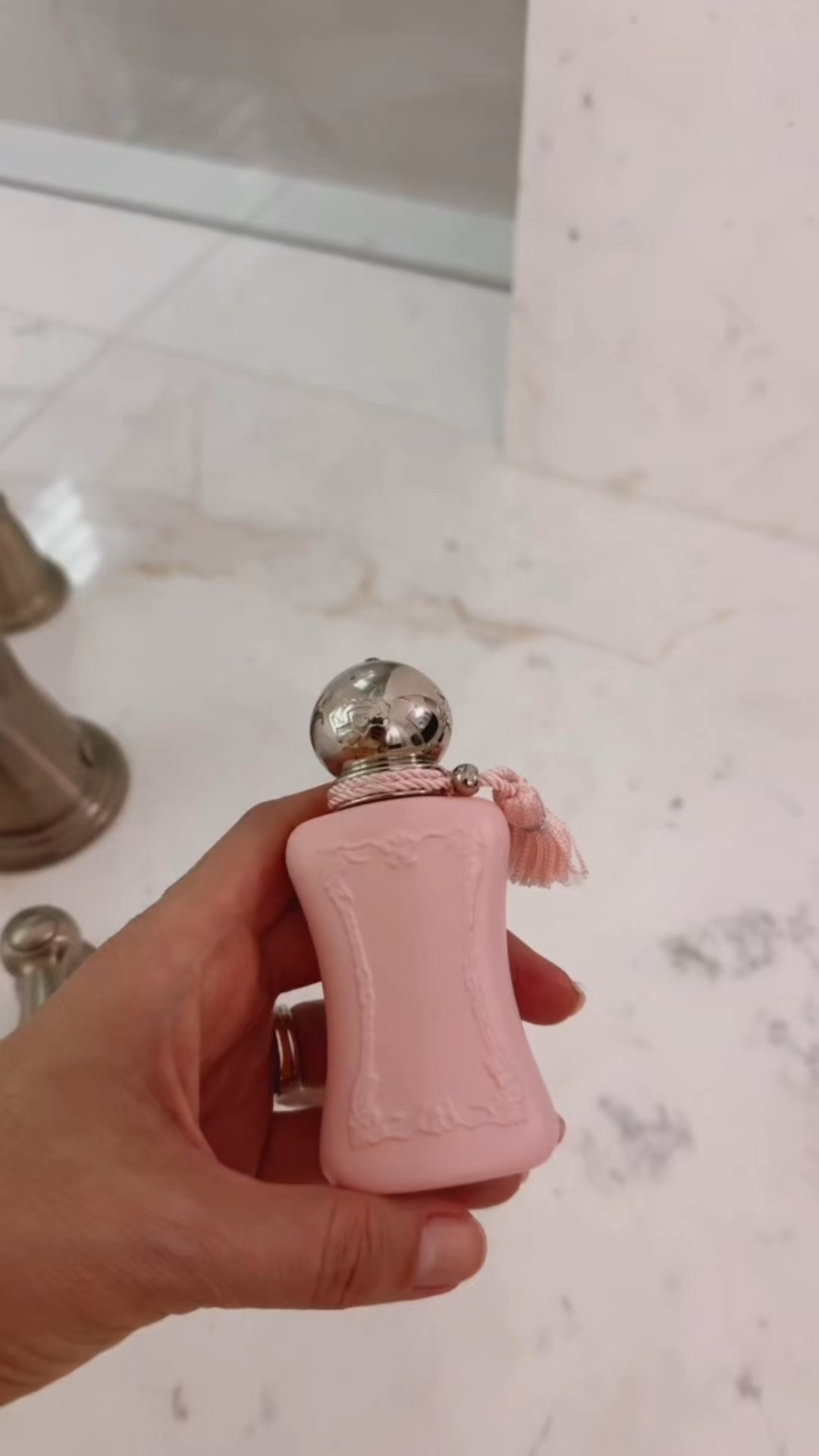 Gift idea - a splurge but so worthy! Love the scent I get so many compliments, very sophisticated and feminine 🩷
Gifts for her 

#LTKGiftGuide #LTKHoliday #LTKBeauty