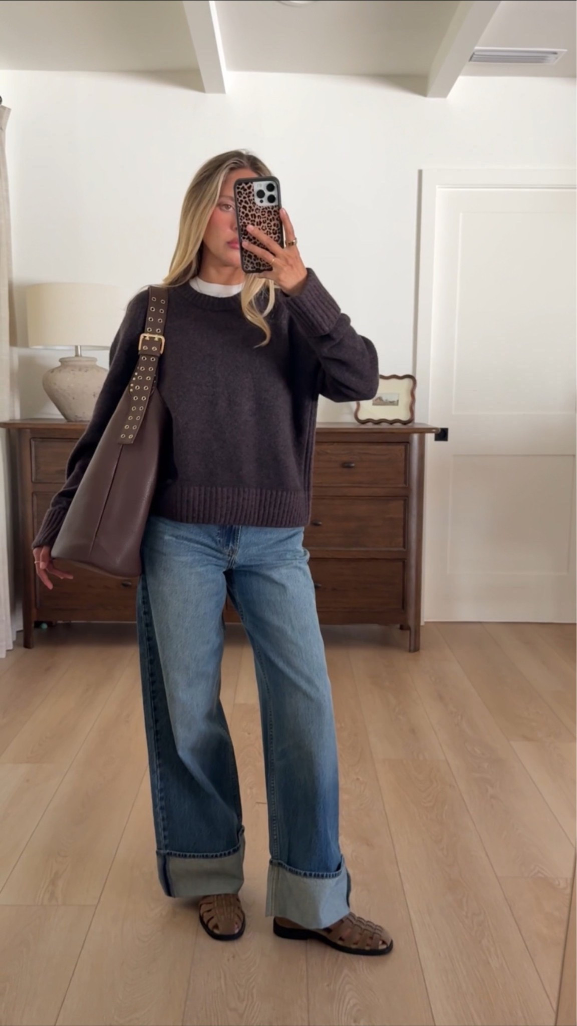Love a casual Abercrombie fit! 

Shoes were an Amazon find! 

Bag is old from lulus and sold out