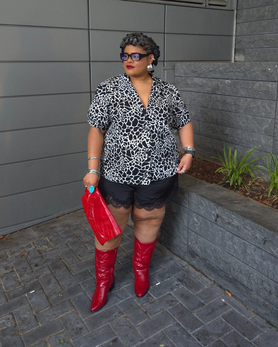I love mixing vintage with trendy pieces! I enjoyed styling these lace shorts. (Note: I'm wearing a XXL in the shorts.)

#LTKootd #LTKPlusSize