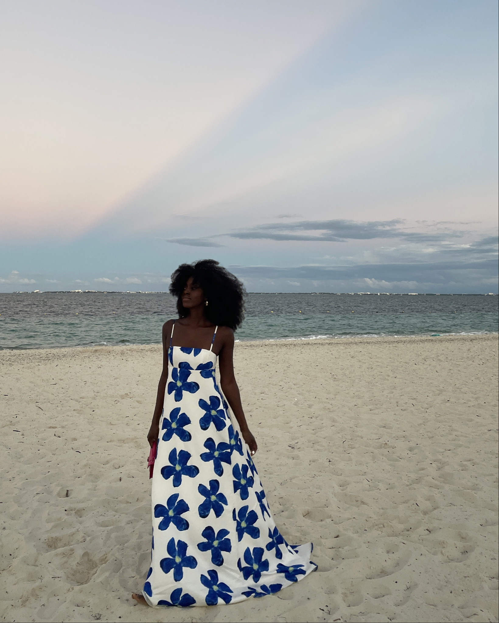 It has pockets!

#LTKHoliday #LTKWedding #LTKParties