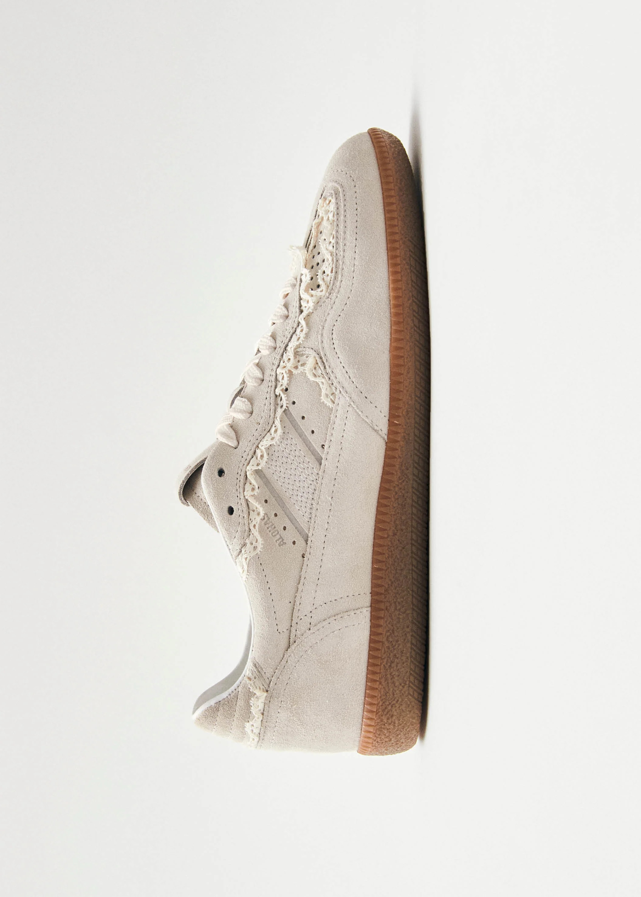 tb.490 Crochet Cream | ALOHAS | Alohas US