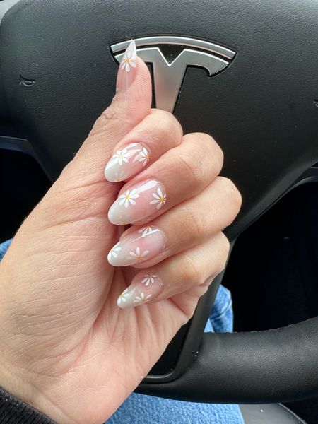 Gel extension nails! Super easy and they last up to 15 days 
