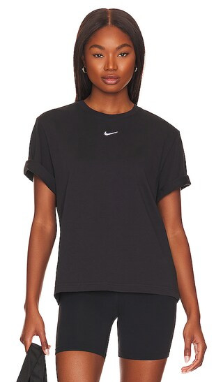 Boyfriend Tee in Black & White | Revolve Clothing (Global)