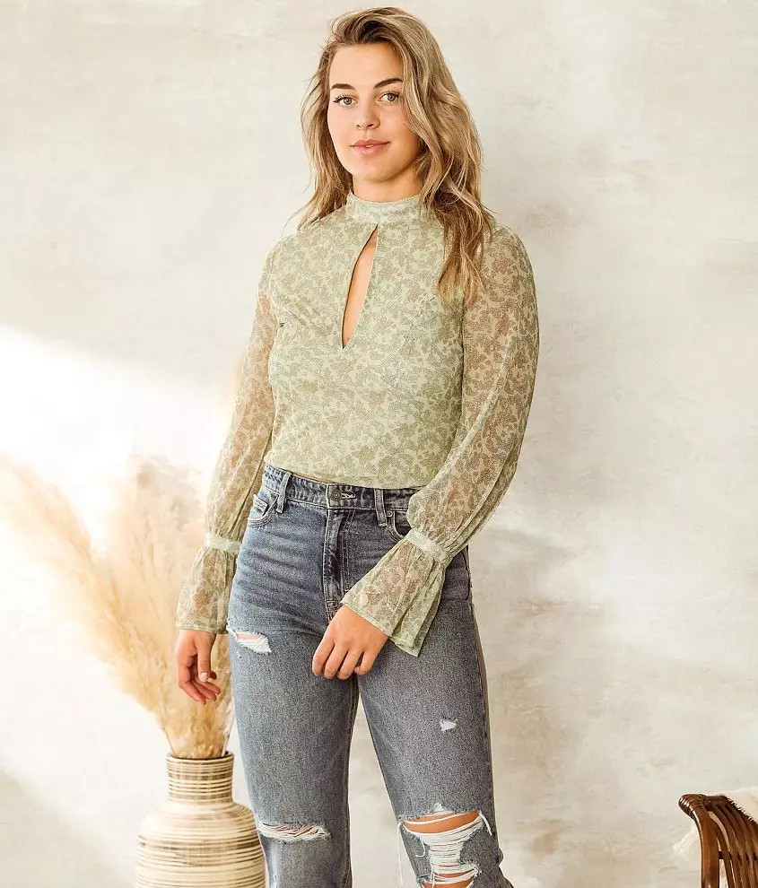Mesh Keyhole Top | Buckle