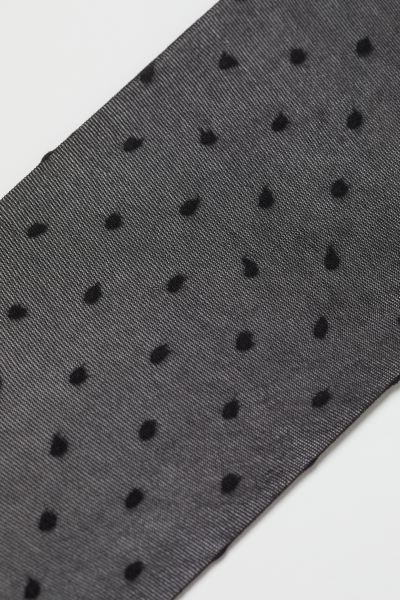 Spotted tights | H&M (UK, MY, IN, SG, PH, TW, HK)