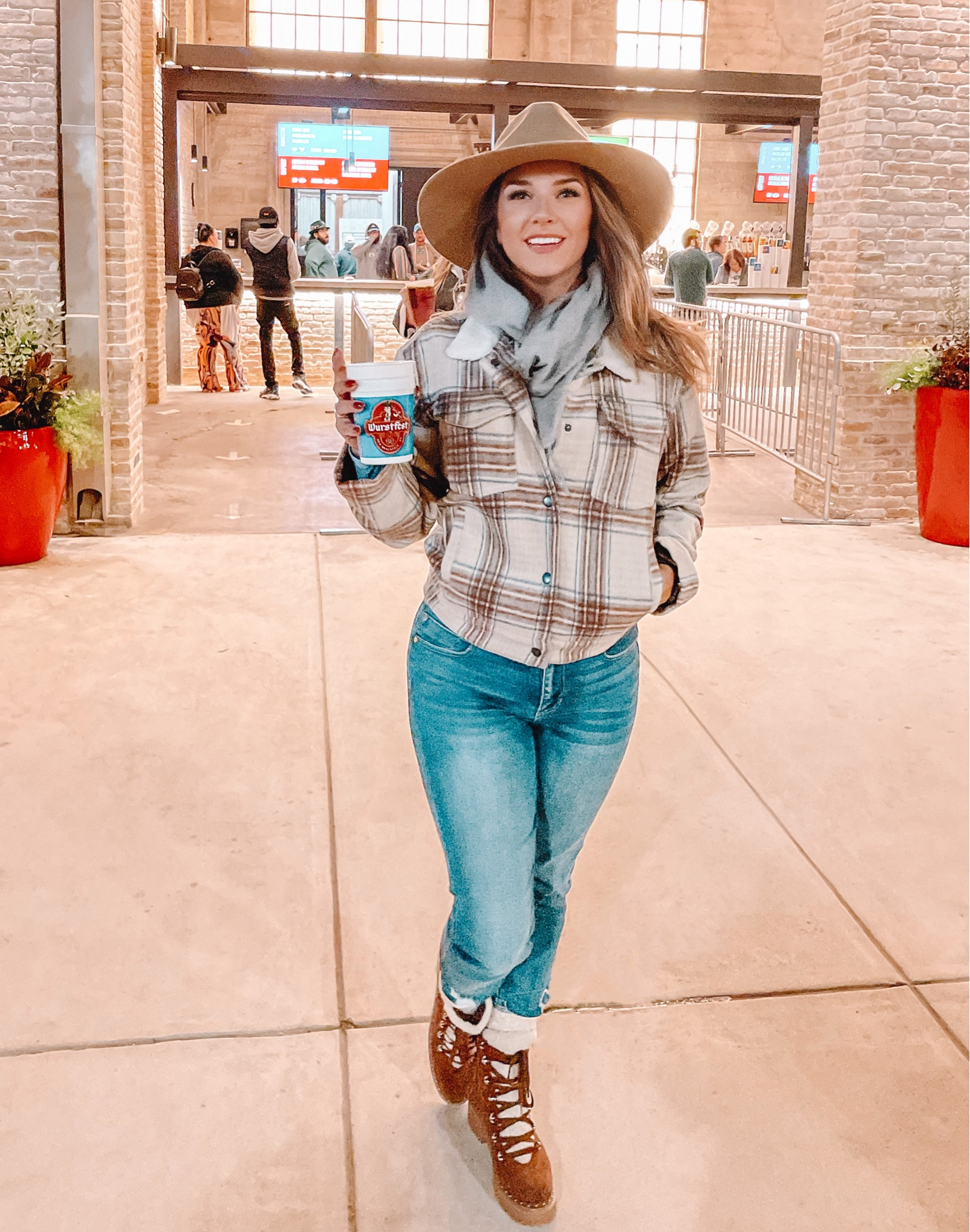 It’s the season of sales!  These cute Sherpa boots and Gigi pip hat are both on sale right now.  Grab rm while you can! 



#LTKsalealert #LTKHoliday #LTKSeasonal