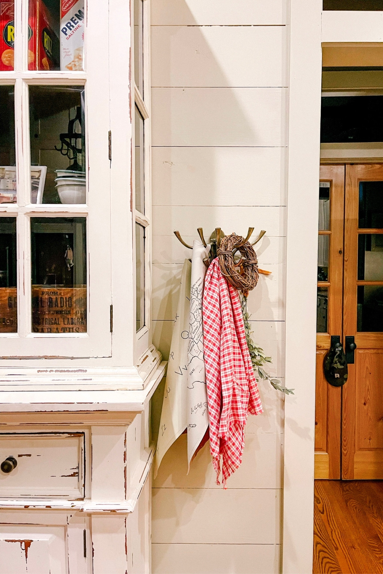 Hooks and placements. ✨