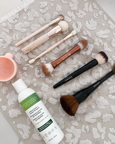 What I use to clean my makeup brushes! 🤍 

Ecotools brush cleaner, silicone brush cleaner bowl, makeup brushes, lawless, Sephora, tarte, Pixi, rare beauty, Target leopard hand towel, fancythingsblogg

#LTKfindsunder50 #LTKfindsunder100 #LTKbeauty