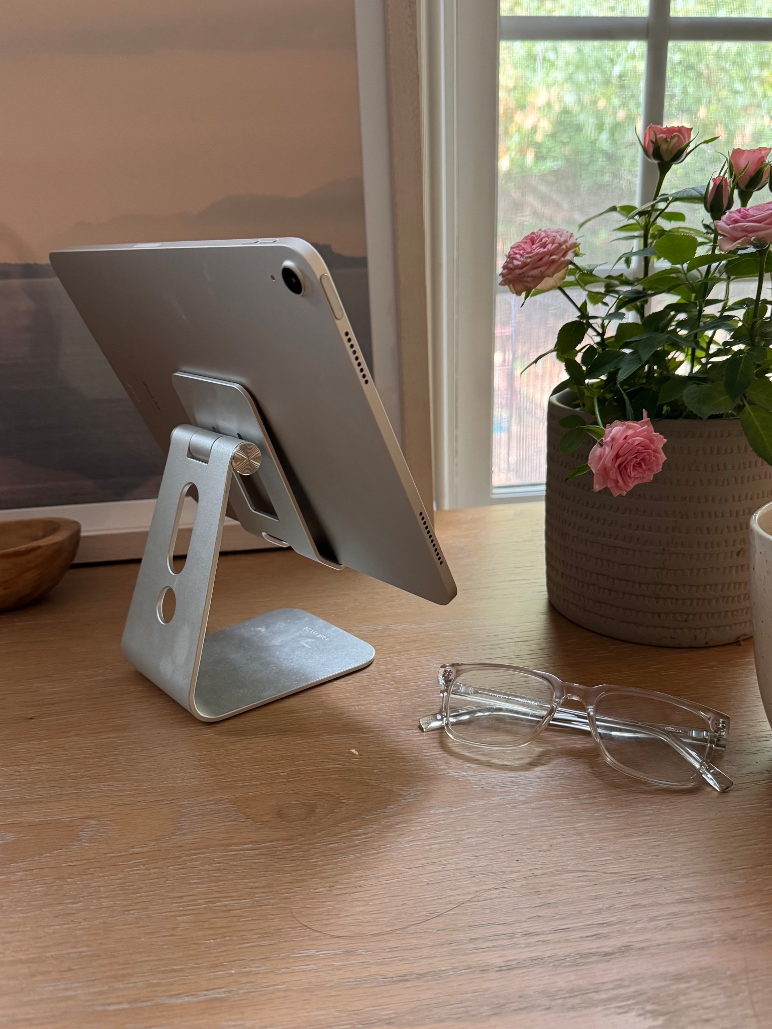 I love this iPad stand for a screen set up ✔️

#LTKStyleTip #LTKFindsUnder50