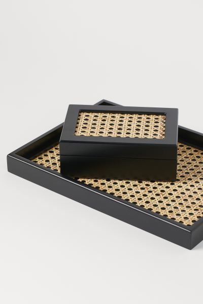 Tray in lacquered medium-density fiberboard with a layer of rattan on base. Size 1 1/4 x 9 3/4 x ... | H&M (US)