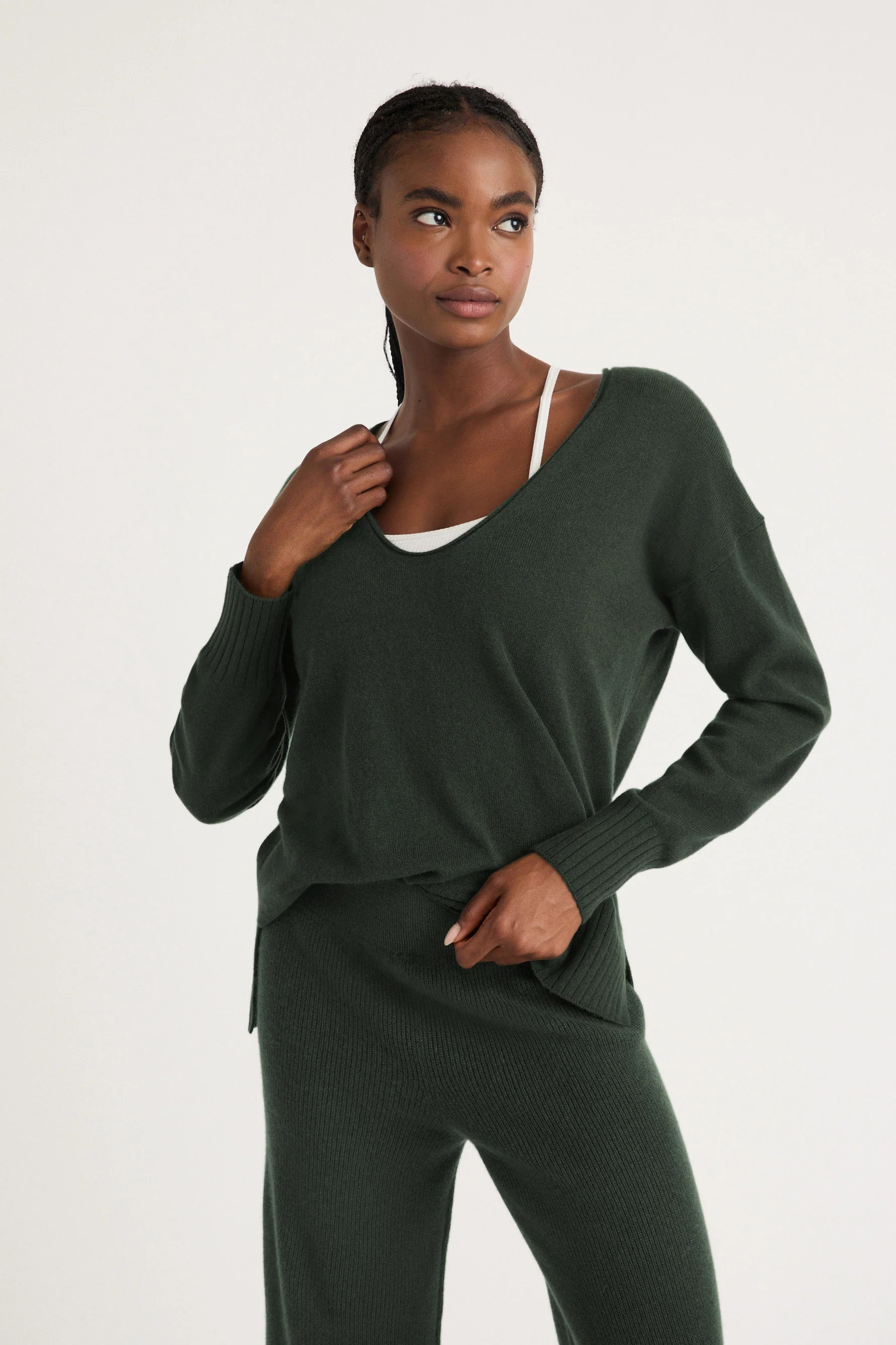 Crosby Cashmere V Neck | Bandier