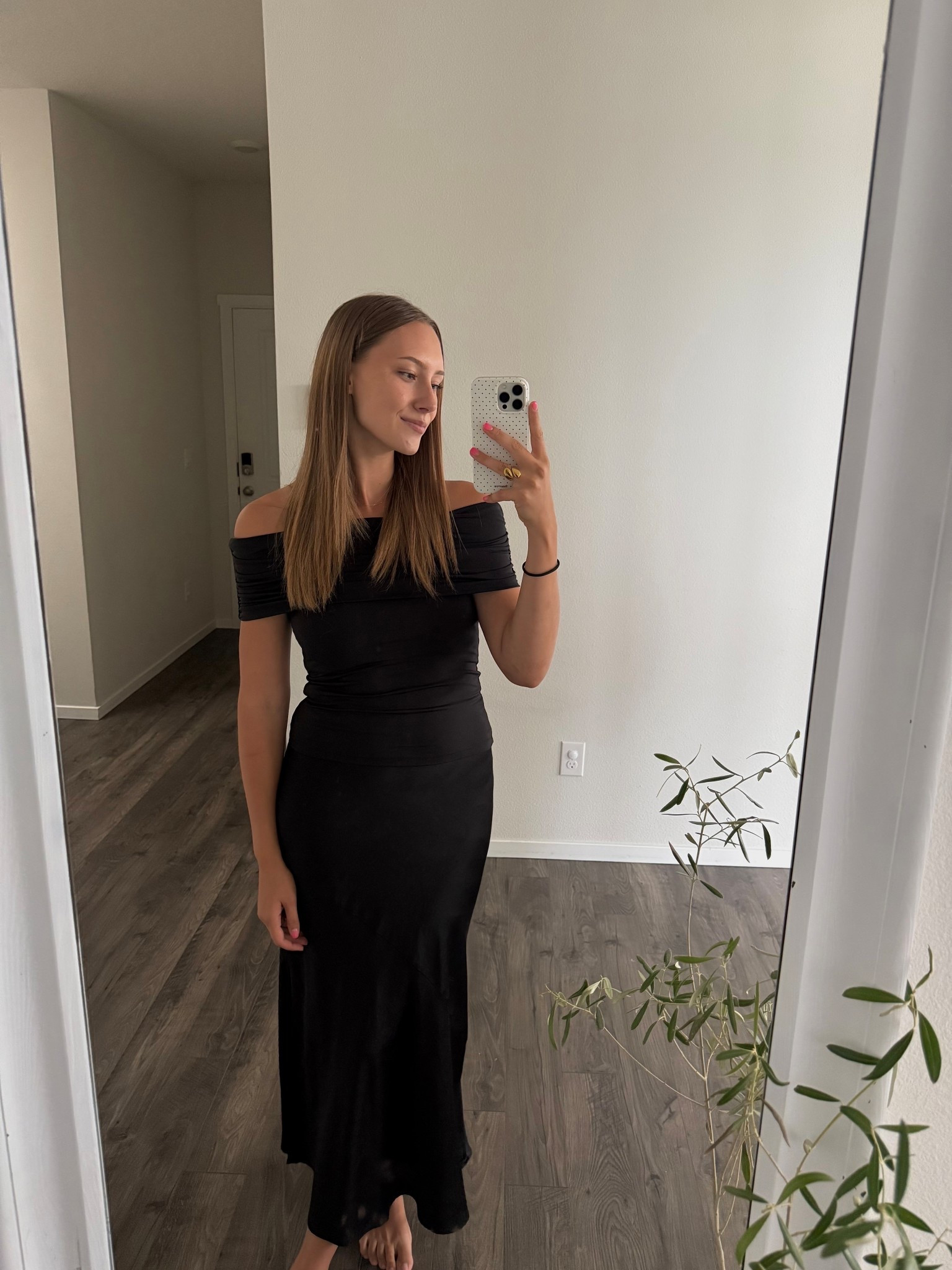 linked similar top and skirt🖤