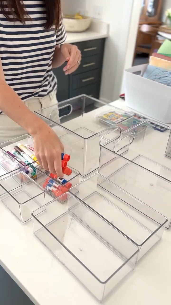 A new year means cleaning out and organizing around your home! I love using clear acrylic bins for organizing drawers and small spaces. It’s an easy reset to get the year started off on the right foot!

Clear bins, clear boxes, bins with handles, Storage, storage solutions, Cabinet organization, pantry organization, fridge containers, organization, Food containers, plastic containers, drawer organizer, Amazon, Amazon home, Amazon must haves, Amazon finds, amazon favorites, spring cleaning, home organizing, kitchen organization, acrylic bin, nursery drawers, bedside table drawer, Amazon home decor #amazon #amazonhome

#LTKfindsunder50 #LTKstyletip #LTKhome