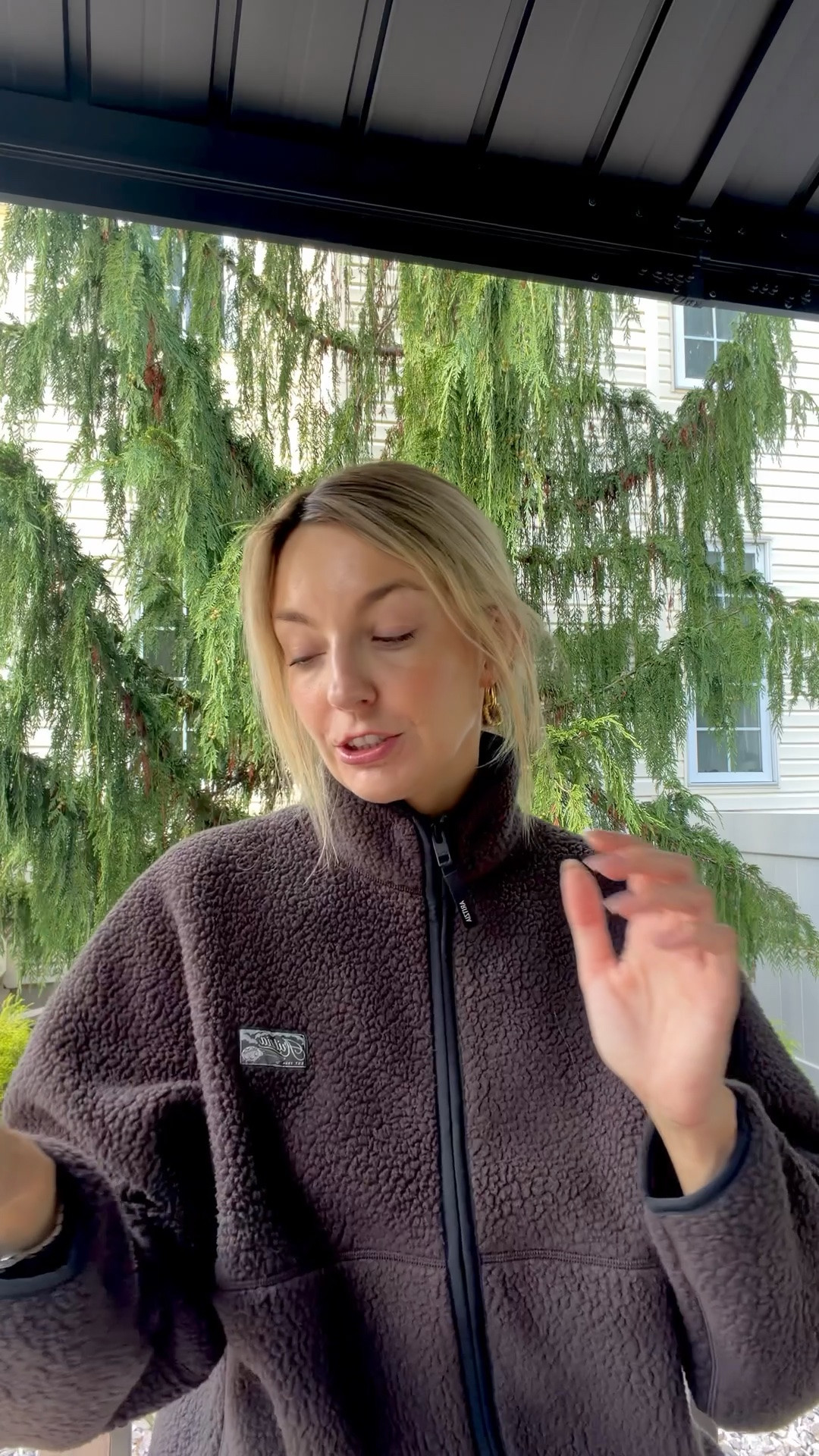 Just grabbed this @Aritzia  zip-up right before the fall! Such a cozy and warm layer! Wearing size XS in cacao nib brown/black!

Fall fashion haul • Aritzia fleece • fall outfit • fall fashion • brown jacket

#LTKootd #LTKgrwm #LTKdayinmylife
