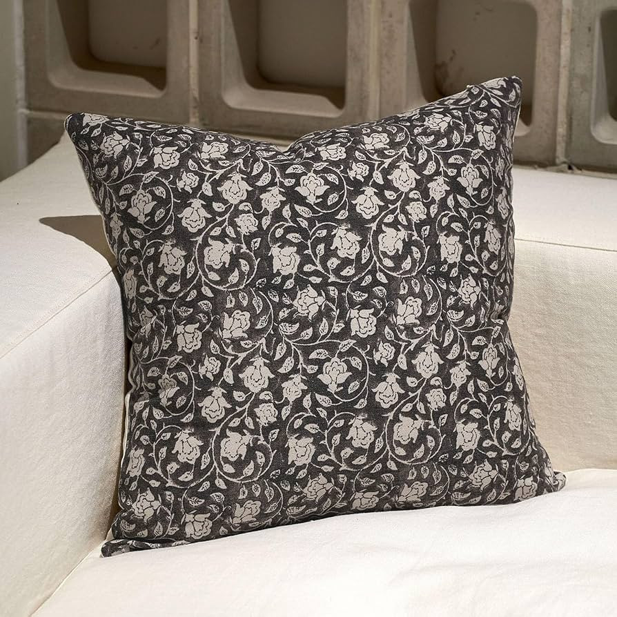 DOMVITUS Floral Pillow Covers 18x18, Throw Pillows for Couch, Floral Print Pillow Cover, Decorati... | Amazon (US)