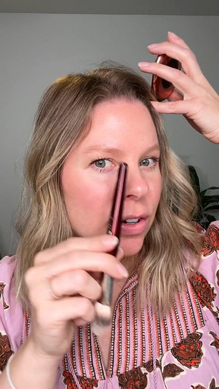 Quick makeup touch up and chat!

I typically don’t do touchups during the day, but today I felt compelled because I looked a little dead 💀

Let me know if there’s anything you’d like to see and follow for more easy and every day makeup! 



@charlottetilbury flawless finish powder
@rmsbeauty blush French rose
@lorealusa brow pencil
@yslbeauty lip balm shade 44
@thebkbeauty 113 powder brush and A507 blush brush (10% off all BK Beauty with code JULIA10)

#makeuptouchup #quickmakeup #makeupformatureskin #simplemakeup

#LTKFind #LTKunder50 #LTKbeauty