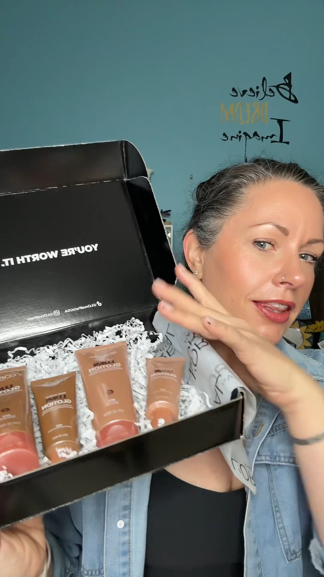 Thank you @loréal paris usa for gifting me this! One of my favorite products from L’Oréal - it’s the Lumi Glotion! And in a new XL size — YES please! Every girl should have this in her makeup bag. 
#lumiglotion #giftedbylorealparis #lorealparisgiftedme 

#LTKBeauty #LTKOver40