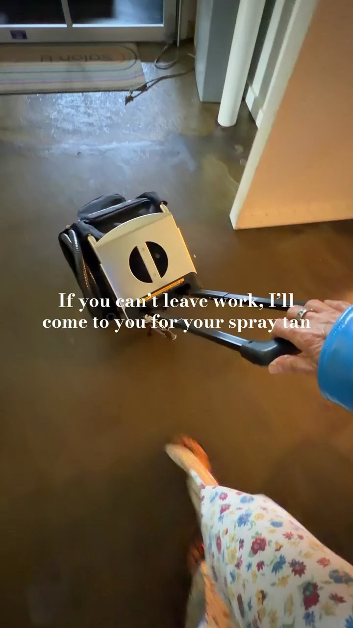 If you can’t leave work, I’ll come to you for your spray tan 💼

Making it easy to fit a spray tan into your day without the extra hassle. Same professional setup, just brought right to your space so you can stay on schedule and still feel your best. Sharing the tools and products I use below.

#spraytanartist #mobilespraytan #spraytanlife #sunlesstanning #beautyprofessional #spraytanbusiness #ltkcreator #ltkit #LTKbeauty