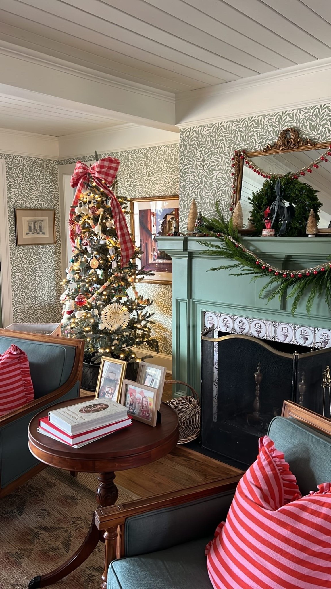 christmas maximalist ❤️ tree topper garlands vintagee

#LTKHoliday #LTKSeasonal #LTKHome