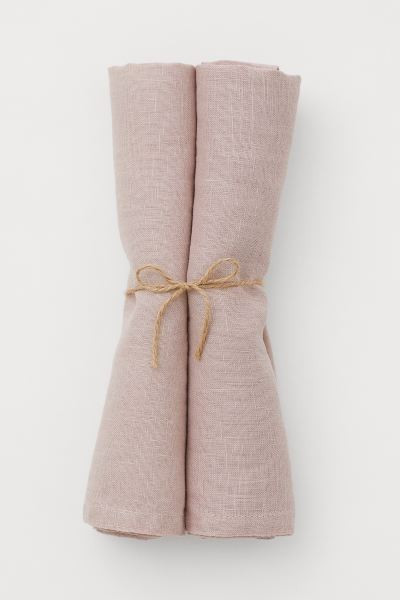 Premium SelectionTwo napkins in washed linen with double-stitched edges.Pieces/Pairs2CompositionL... | H&M (US + CA)