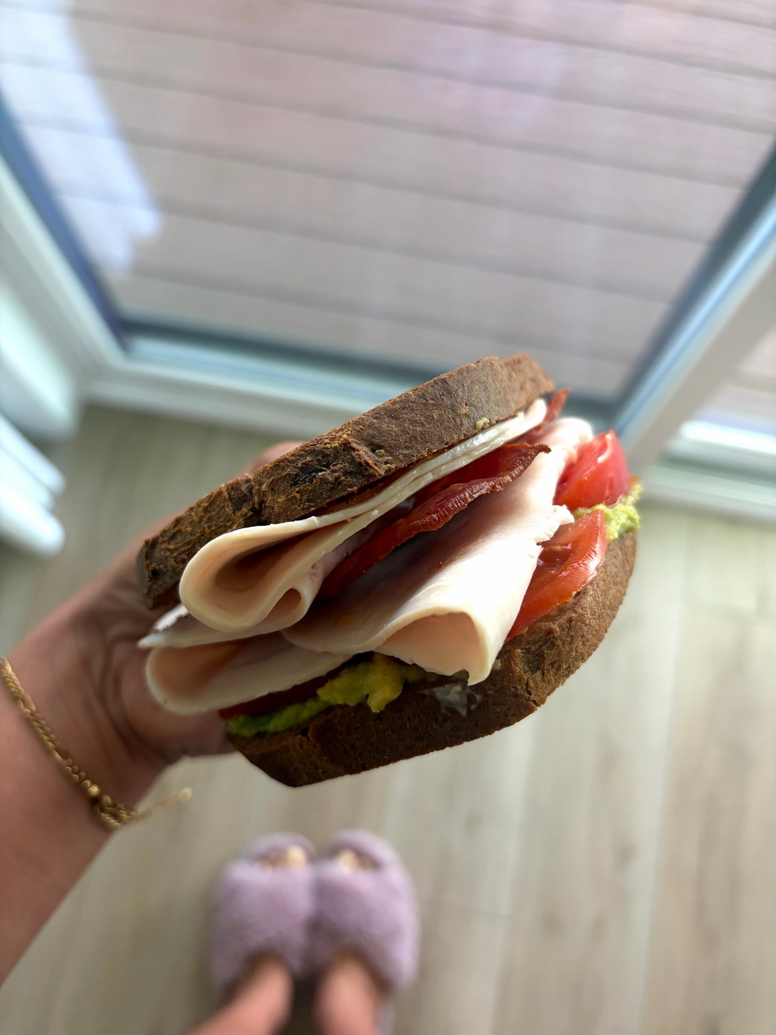 Since my Hashimoto's diagnosis, finding quick lunches that actually keep me full has been a game changer. 🙌

Today’s anti-inflammatory lunch: a loaded club sandwich made with Base Culture gluten-free bread, turkey breast, turkey bacon, guac, tomatoes, avocado oil mayo, brown mustard, black pepper, and a little drizzle of hot honey. 🤌✨

The bread slices may be tiny, but don't let them fool you—this sandwich packs over 30g of protein, healthy fats, fiber, and enough flavor to make me forget I'm eating gluten-free.

Perfect for those days when you're tempted to order takeout but want something quick, satisfying, and made with simple ingredients.

Save this one for your next easy lunch idea! 🥪

#Instacart #InstacartPartner #InstacartFinds #GroceryDelivery #HealthyLunch #GlutenFree #GlutenFreeLunch #HighProteinMeals #AntiInflammatoryFoods #Hashimotos #EasyLunchIdeas #HealthyEating #MealInspiration #GroceryHaul #HealthyRecipes

#LTKHome #LTKselfcare #LTKfoodie