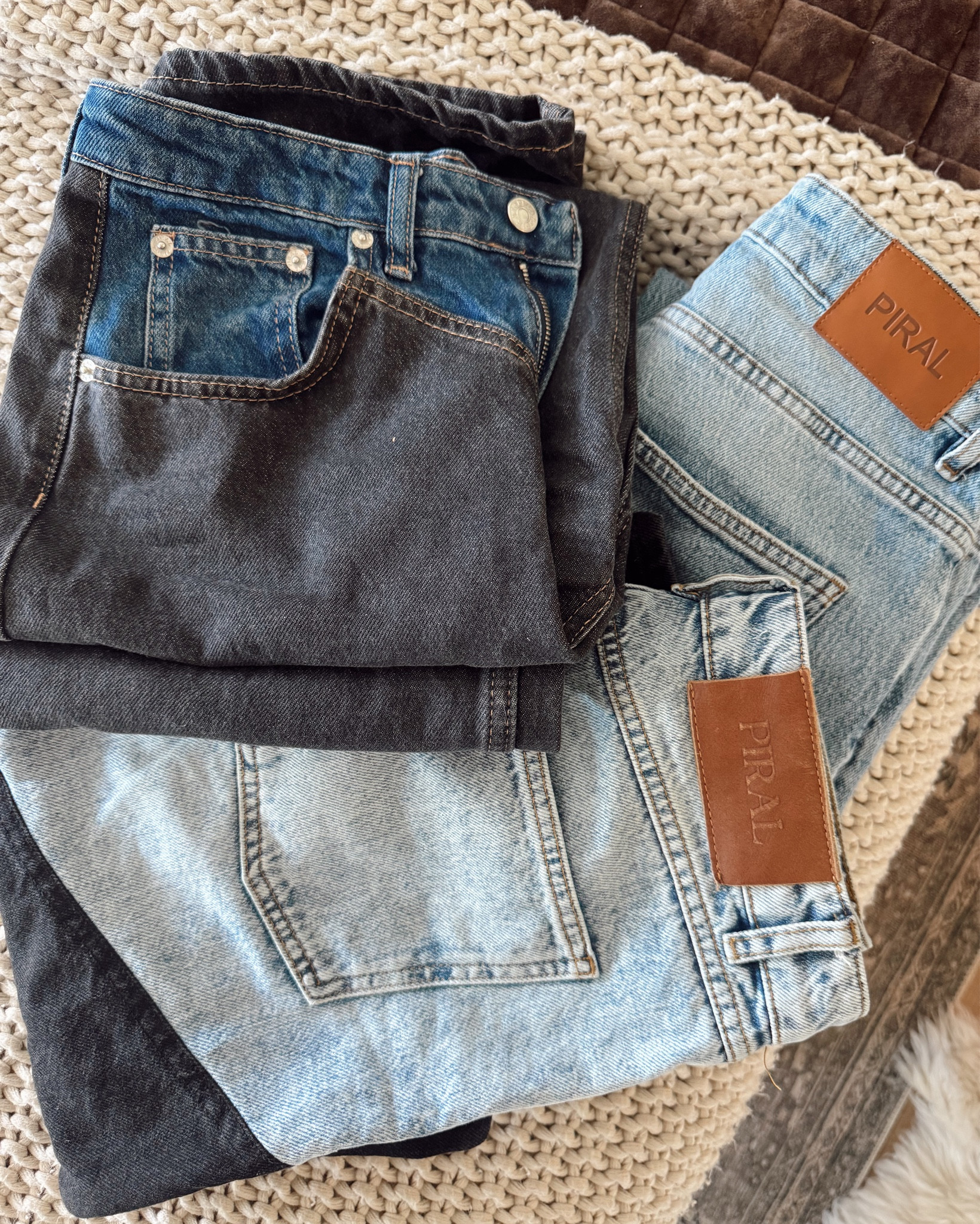 I am 5’9, 140, size 6 and got a small in all of them! 