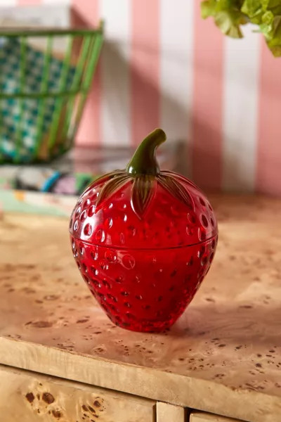 Strawberry 4 oz Candle | Urban Outfitters (US and RoW)