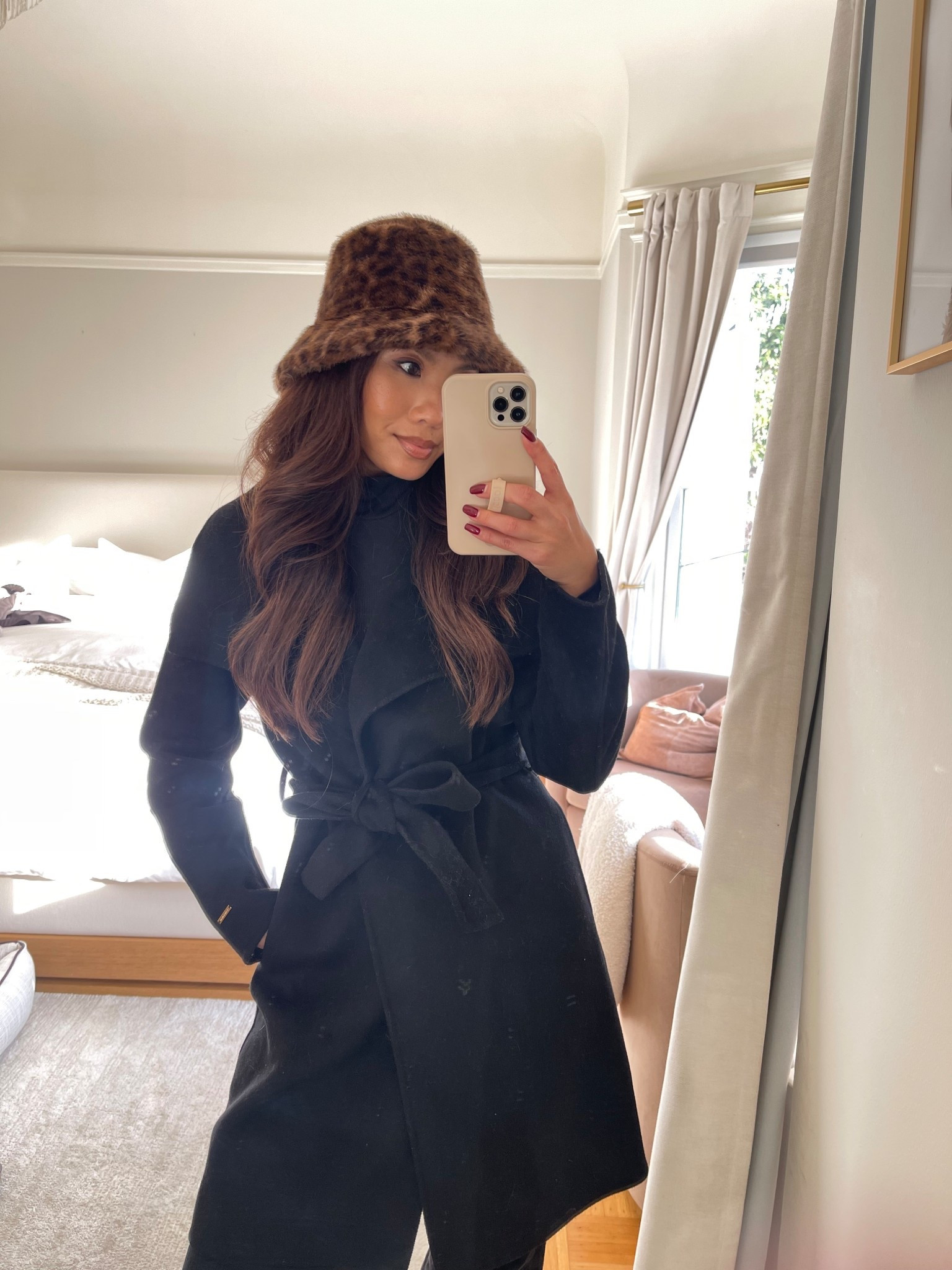 This leopard faux fur bucket hat!!! 🐆 such a cute way to add a pop of leopard into a fall or winter outfit 

Coat is old, linked current version I did my true size xs 