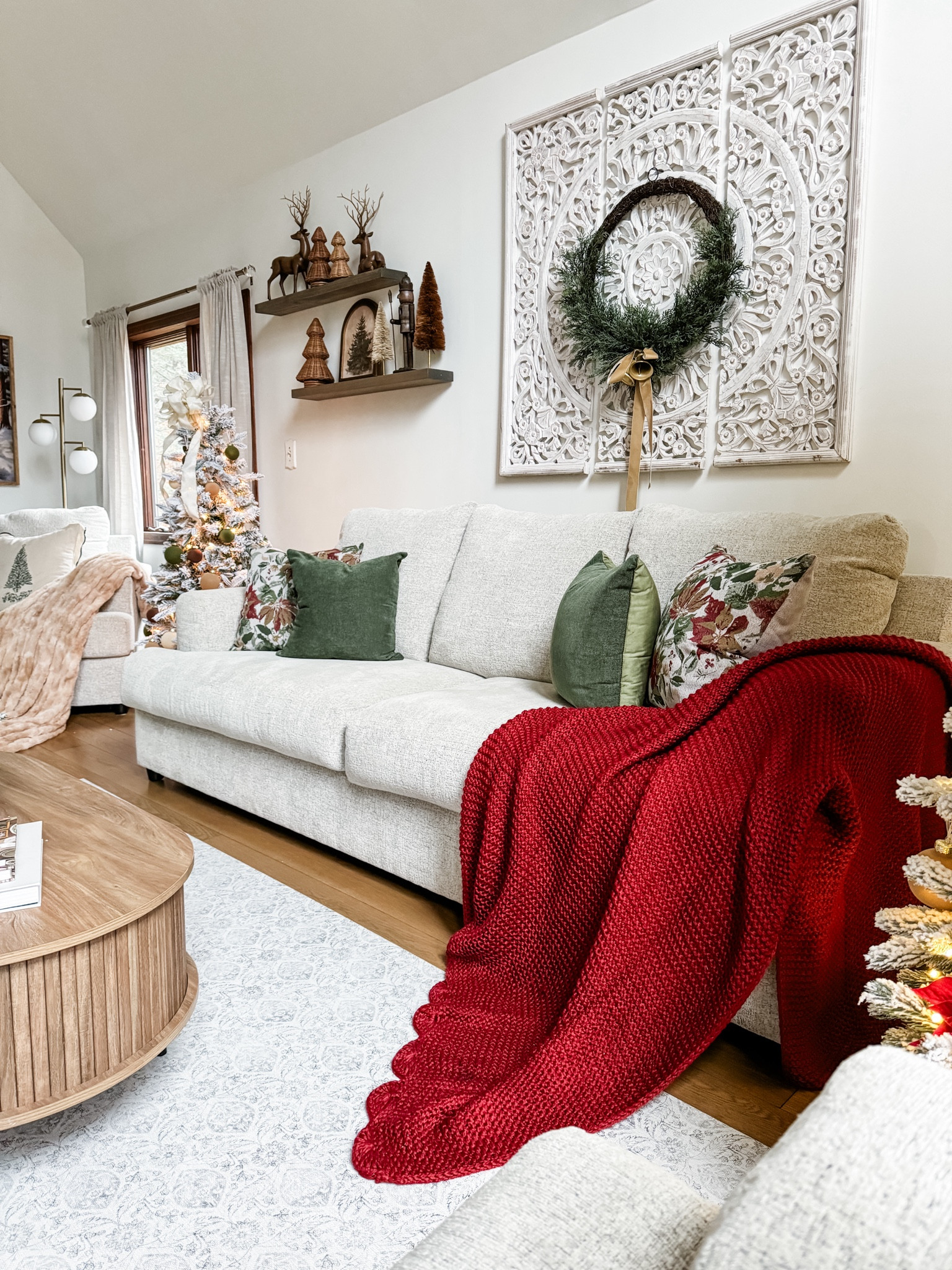 Christmas Holiday Living Room Decor 

#LTKSeasonal #LTKHome #LTKHoliday