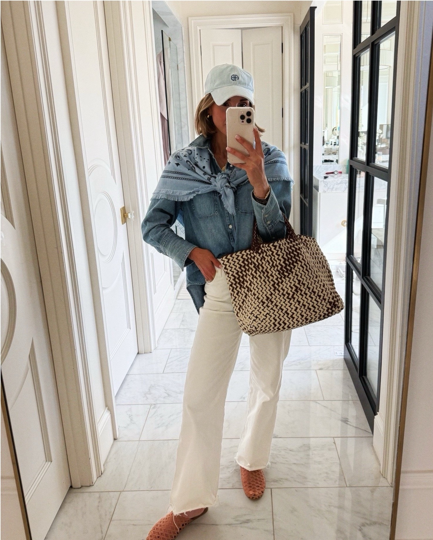 Spring white denim outfit - I'm wearing size 25 and I'm 5'7 for reference. These jeans fit true to size. 

#LTKootd