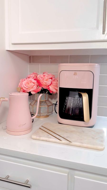 I am so obsessed with the beautiful line from @walmart. 

Shop the rose color before it sells out today 


#walmarthome #walmart