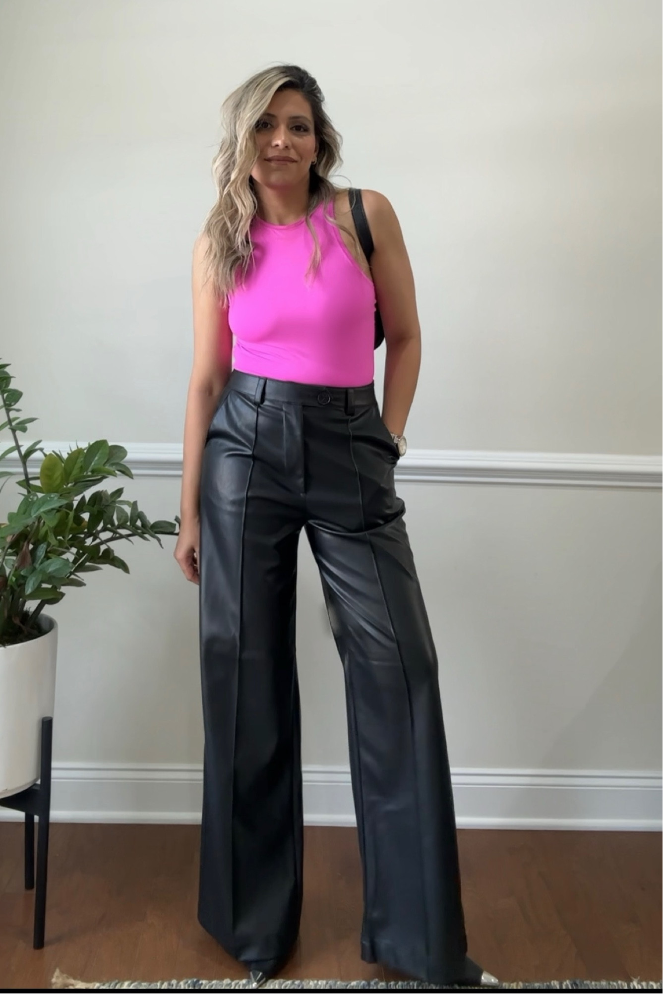 Still obsessing over this bodysuit 🤩 with the faux leather pants 🩷🖤

#LTKfindsunder50 #LTKU #LTKstyletip