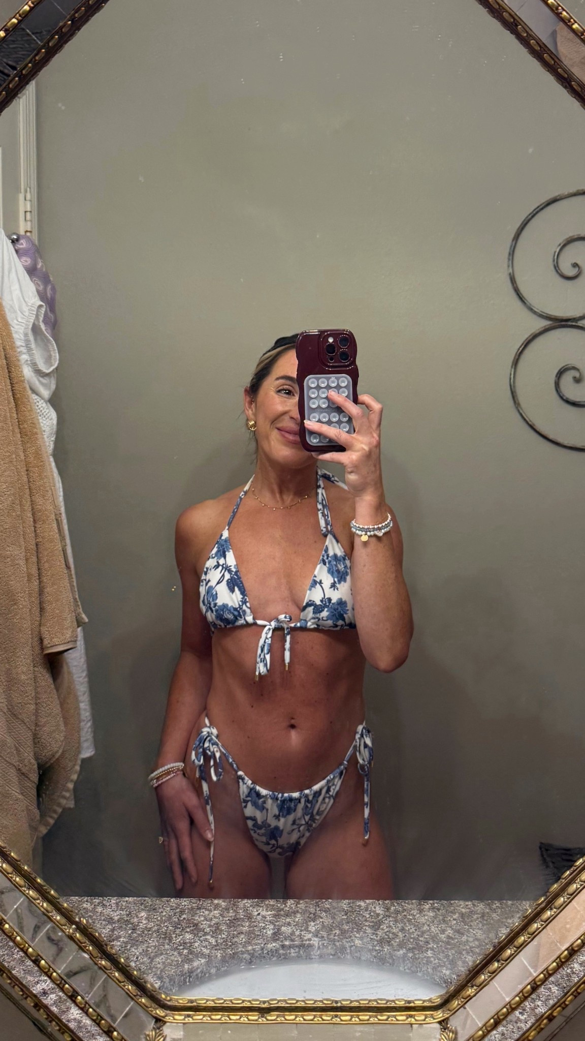 I’m 5'2” in XS 