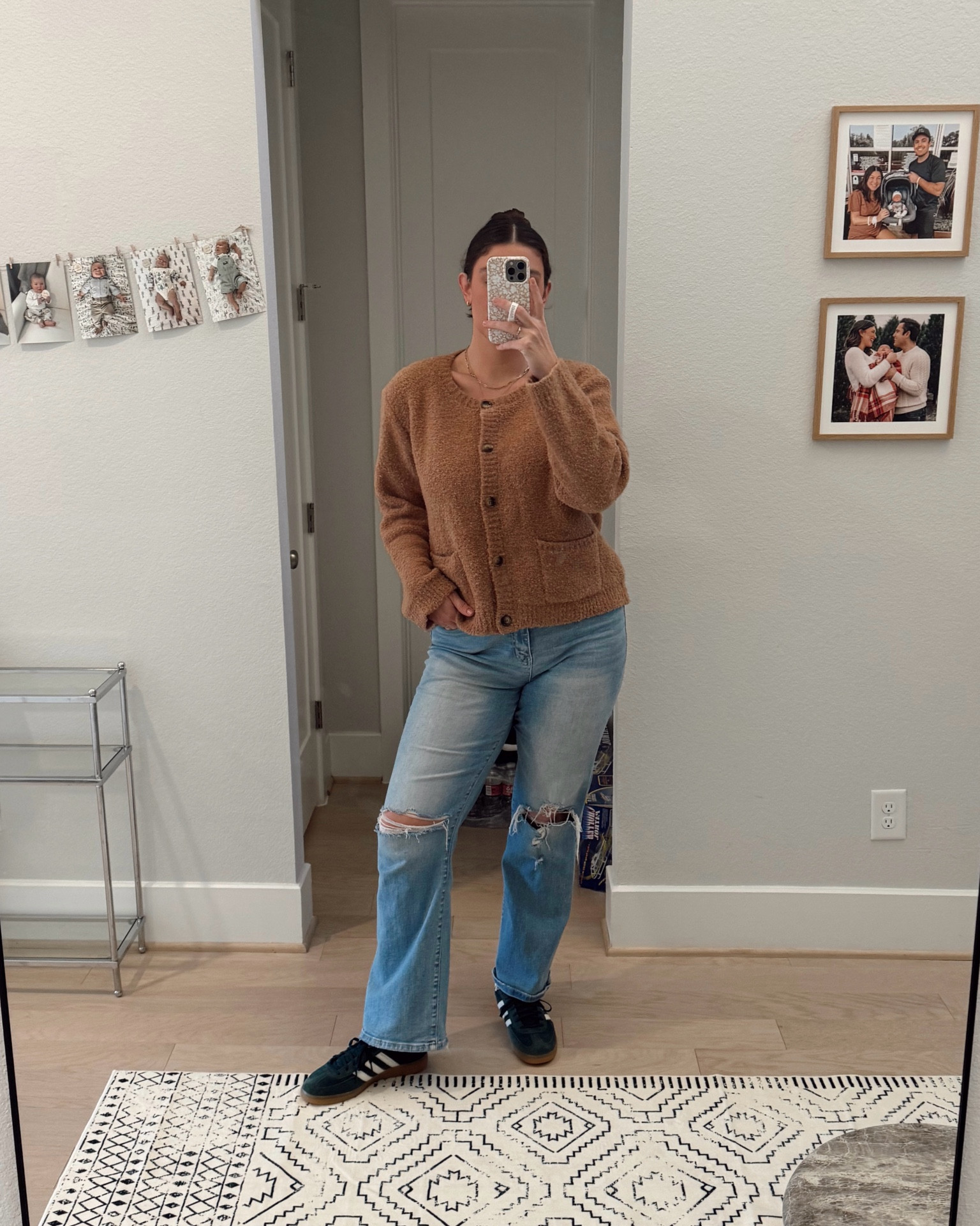 Winter ootd🧸🤎

Midsize fashion, midsize outfit, Amazon fashion, Amazon find, Amazon favorites, cardigan, affordable fashion, mom style, mom outfit

#LTKStyleTip #LTKPlusSize #LTKMidsize