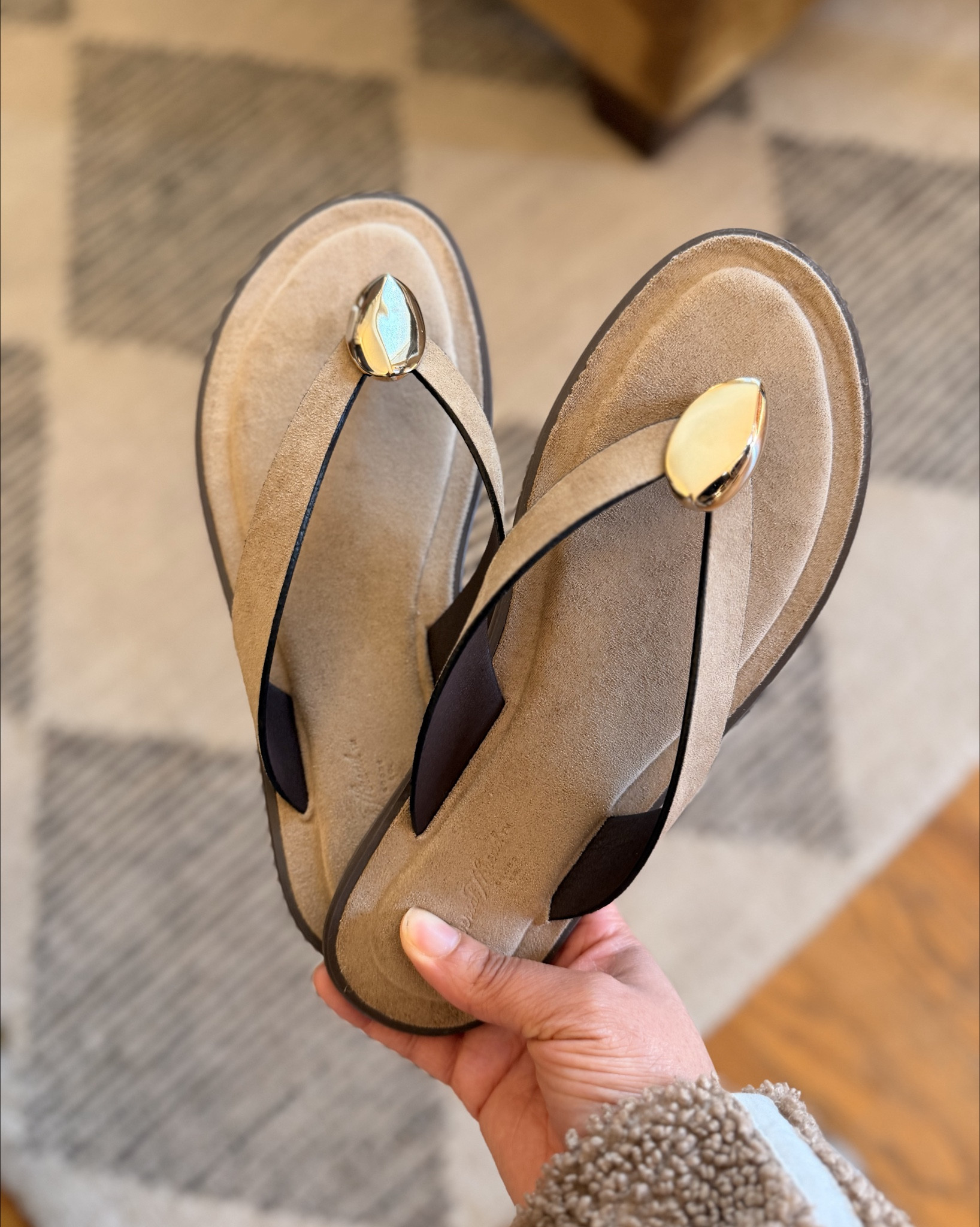 The cutest sandal for the summer! + super affordable 

Target/ sandal/ spring fashion 