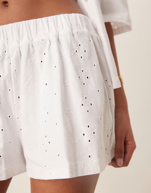 ASOS DESIGN eyelet short in white | ASOS | ASOS (Global)