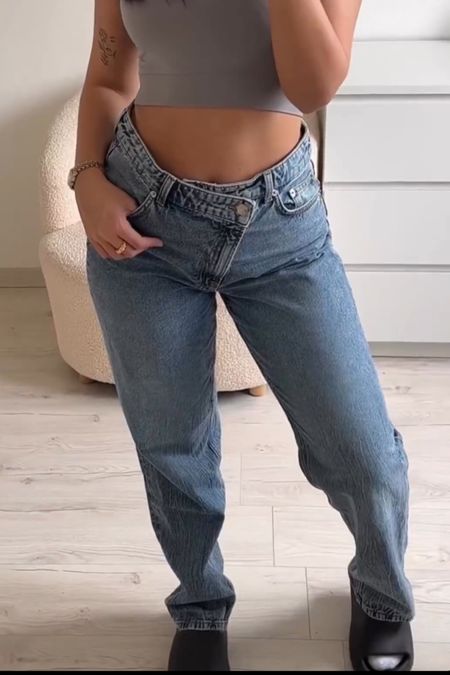 Denim 90s jeans 💙🦋

#LTKFind #LTKstyletip #LTKfit