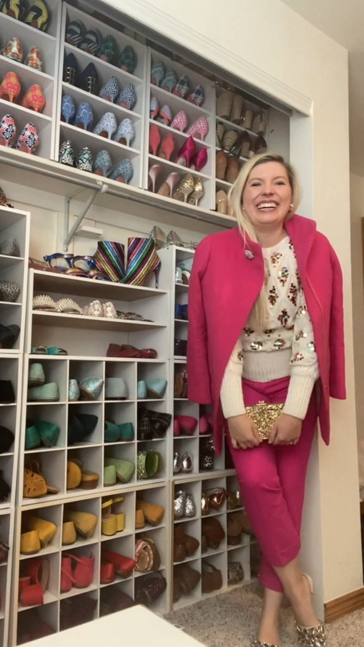 I love a classic Christmas look, but I also love bright and bold colors for the season as well. 



#LTKHoliday #LTKVideo #LTKSeasonal