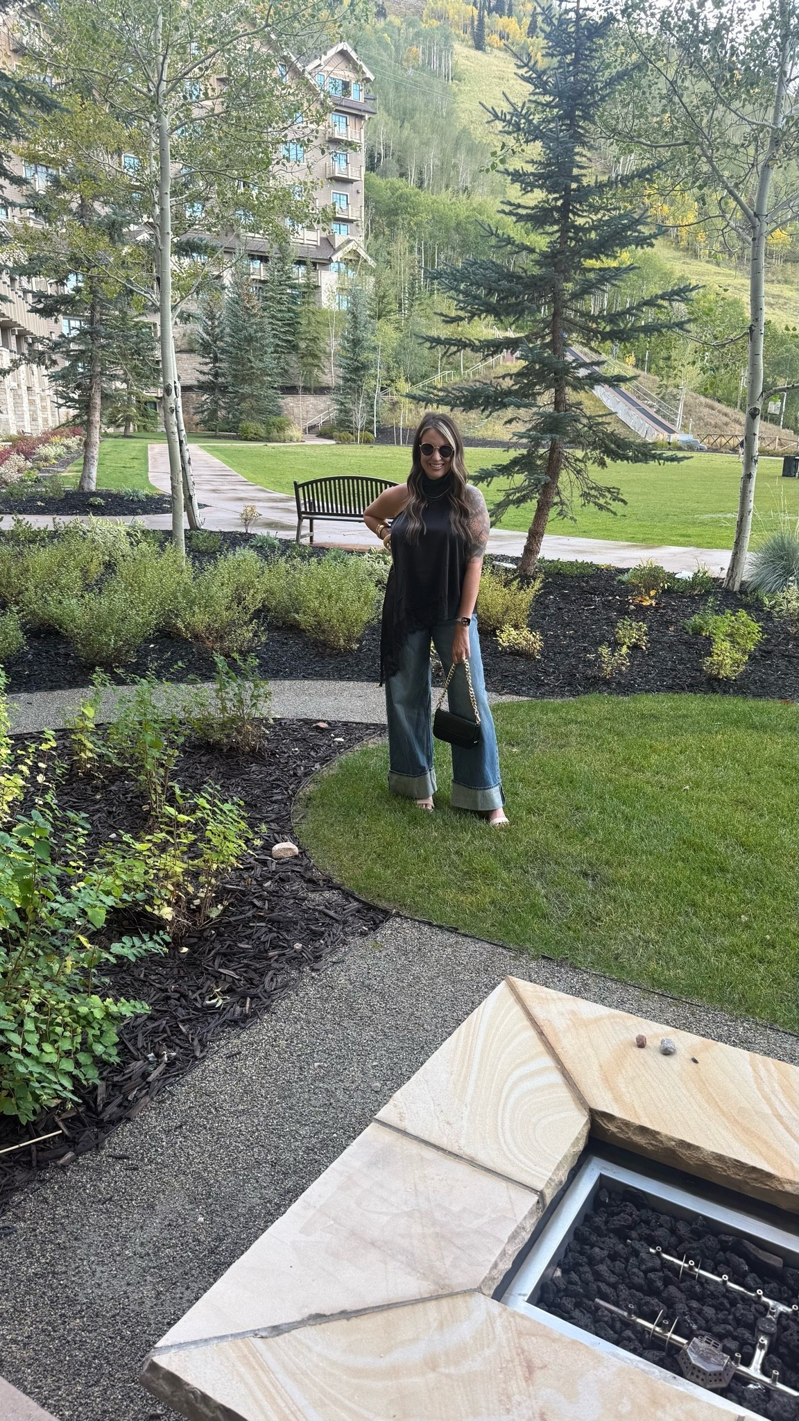 Dinner or date night fall outfit! I just got these jeans from @abercrombie and I LOVE them. I have a 29L. I am 150 pounds and 5’7”. This tank is from Amazon and is so comfortable! My new bag I was gifted at LTK con from @Gigi New York - shop it all here! #sponsored

#LTKootd #LTKMidsize #LTKWorkwear