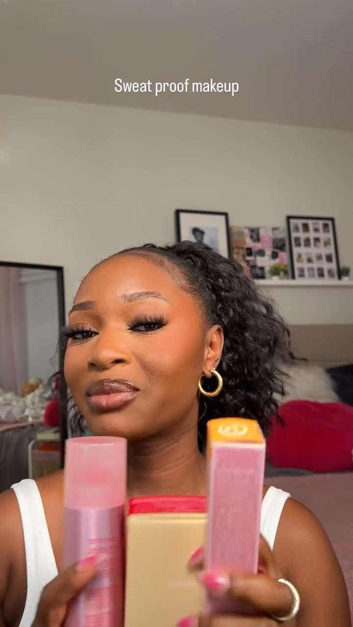This is for all my sweaty girls ft @onesize 

Products used 
@onesize secure the sweat waterproof mattifying primer 
@onesize ultimate blurring setting powder in translucent 
@onesize on ‘Til dawn mattifying waterproof setting spray 

#sweatproofmakeup #summerproofmakeup #onesizebeauty #mattemakeup #beautycreator #grwm #summermakeup