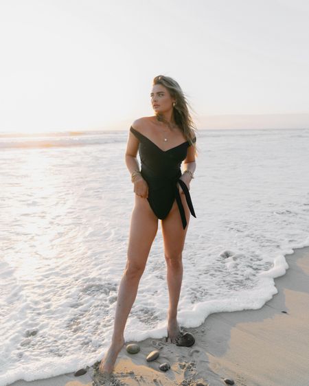Introducing your new favorite one piece, from the new @CoralReefSwim Gold Coast Collection 🤍 

+ affordable
+ fits like a glove
+ inclusive sizing (XXS - 3XL)
+ cutest colors and prints

Use code “Eva” for 20% for the next 24 hours, & then 10% after that.

shop this look on my @shop.ltk page (🔗 in bio)

 #coralreefswim #ad 