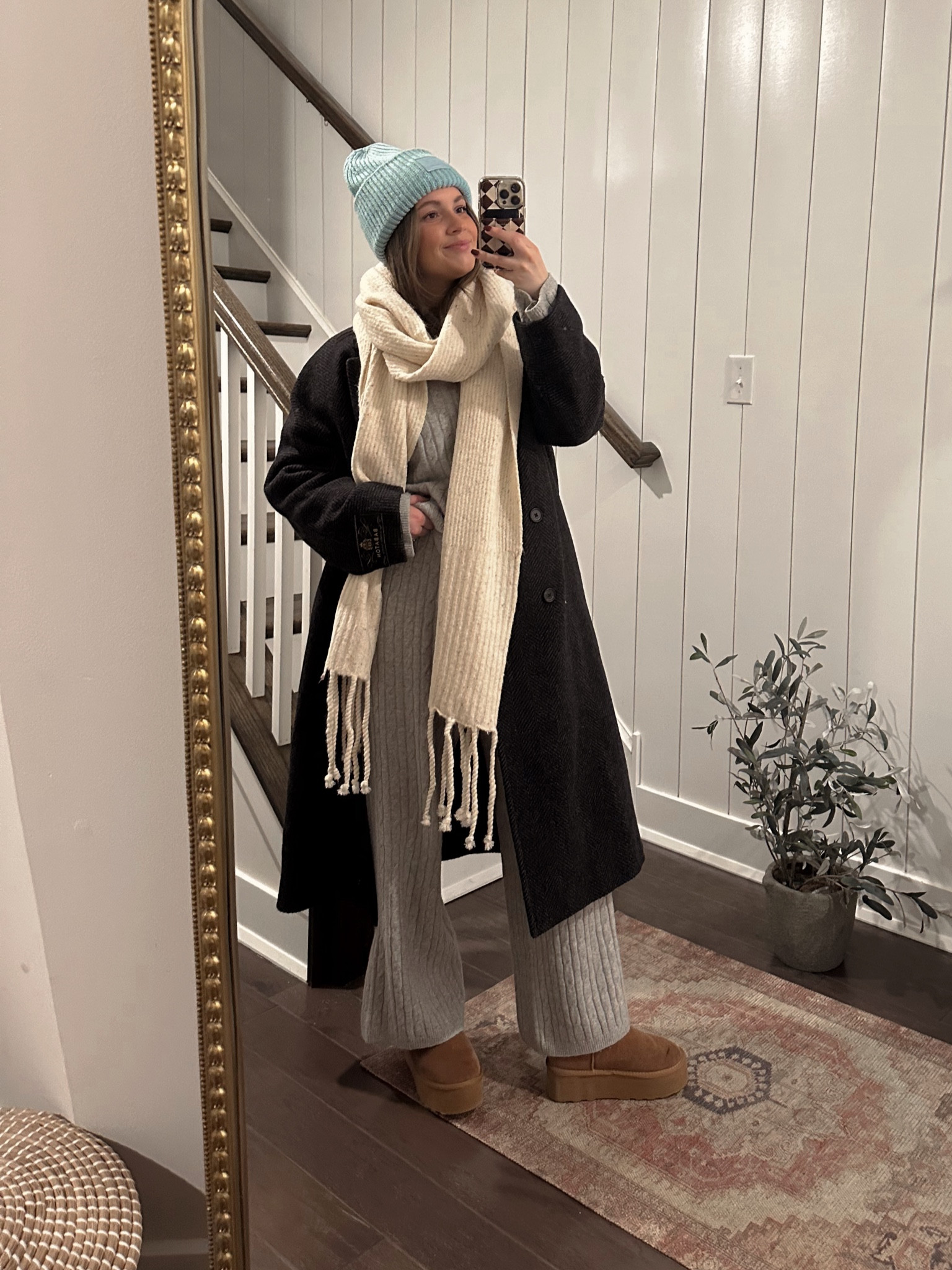 Size medium in the set and size small in the coat! 