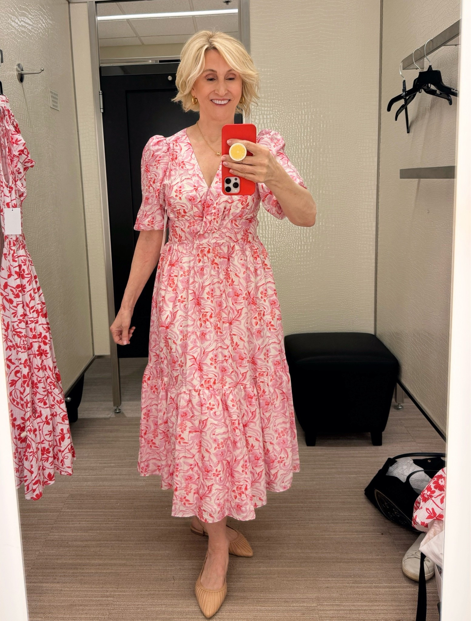 There’s just something about a floral midi dress with puff sleeves that feels like instant main character energy 🤍✨

This one from Nordstrom is giving soft, romantic, and just the right amount of extra without trying too hard 🌸

The kind of outfit that makes you want to book brunch just so you have somewhere to wear it 🥂💕

#LTKOver40 #LTKSeasonal #LTKootd