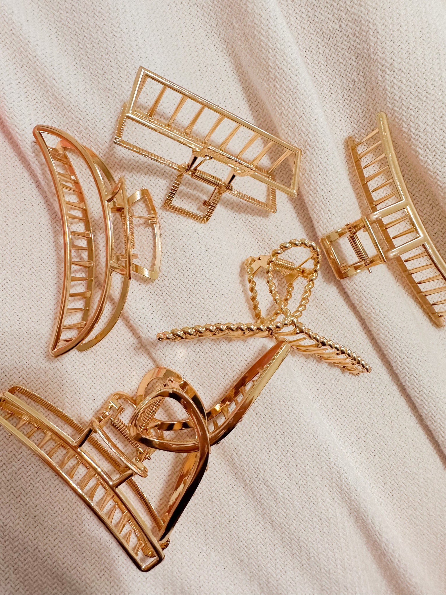 Post partum hair loss easy hair styles 🙏🏻🧡



#LTKfit #LTKstyletip #LTKcurves