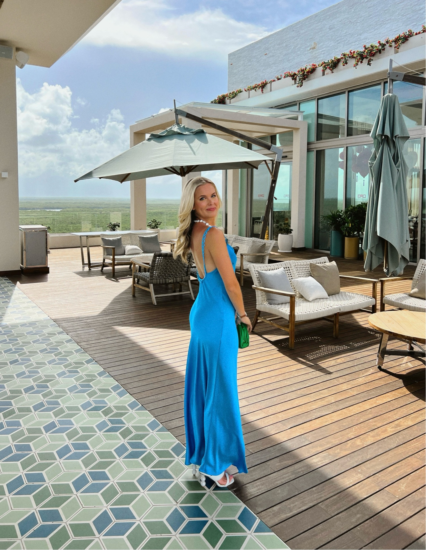 The perfect vacation dress! I’m in a size 2 and I’d say TTS!

#LTKSeasonal #LTKTravel #LTKParties
