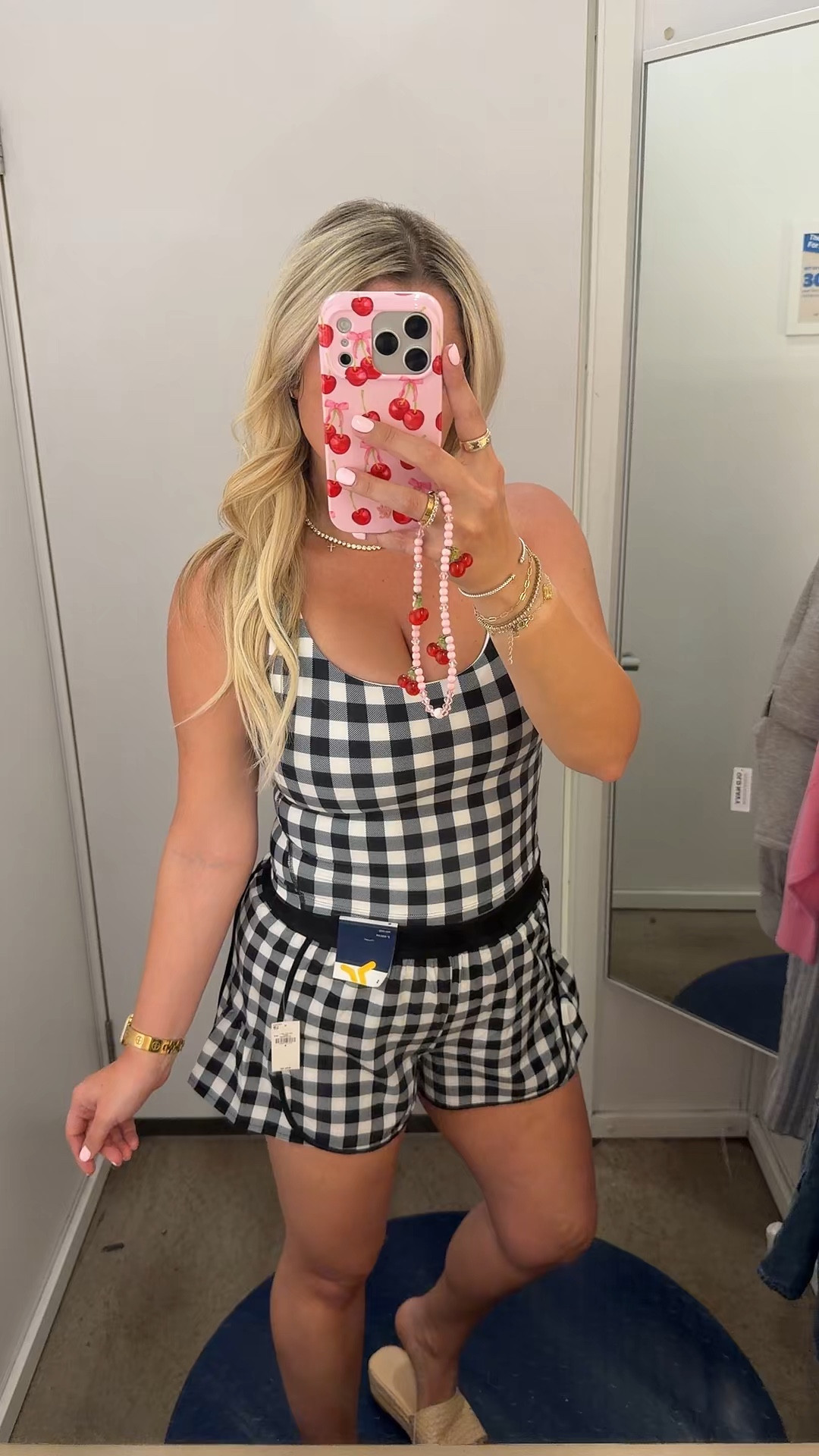 Gingham active set on Sale
Size small

#LTKSaleAlert #LTKootd #LTKActive