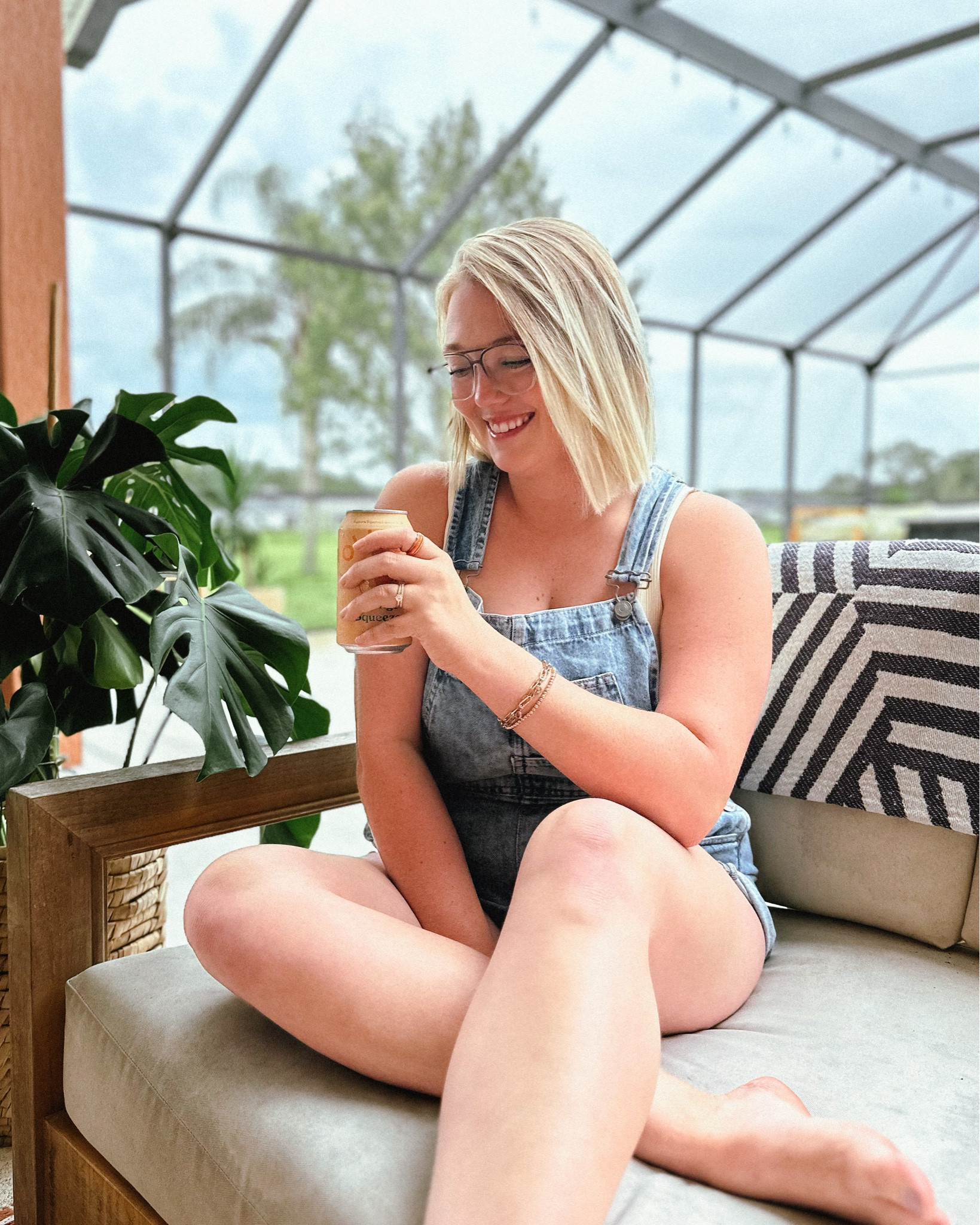 My go to ootd 

Ziggy Free People overalls 
Amazon bodysuits 

#LTKFindsUnder50 #LTKFindsUnder100 #LTKMidsize