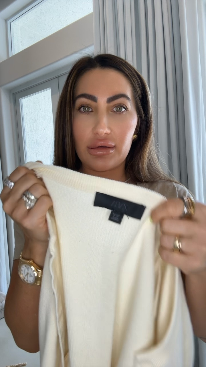 Reformation silk summer shorts back in stock
Top EXTRA-FINE KNIT TOP
SAND 



#LTKU #LTKStyleTip #LTKSummerEdit