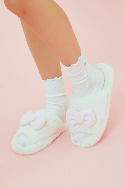 Hello Kitty Bow Indoor Slippers | Forever 21