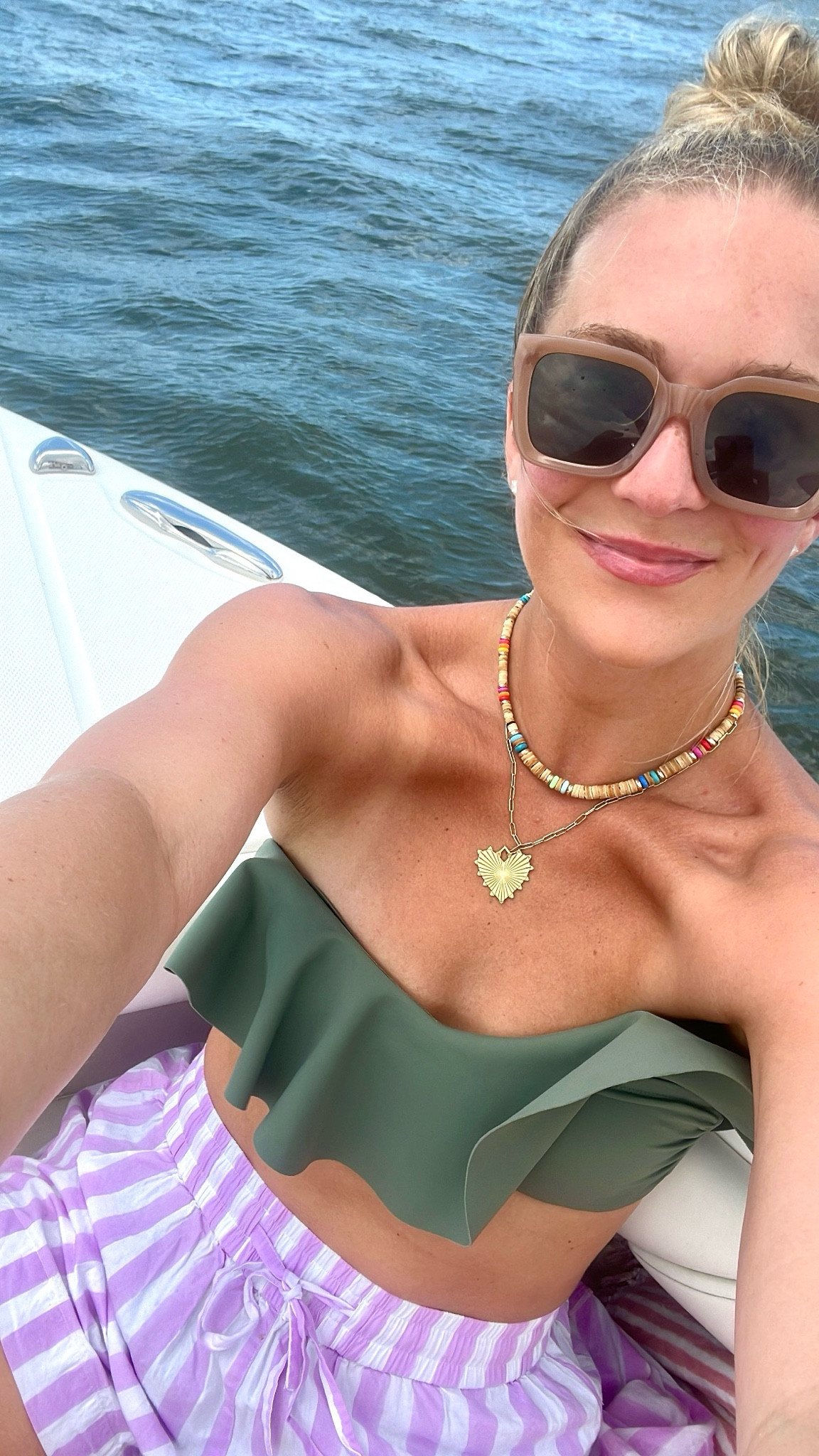 What’s in my boat day bag ☀️💗